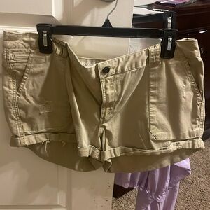 Mid rise kaki shorts worn once